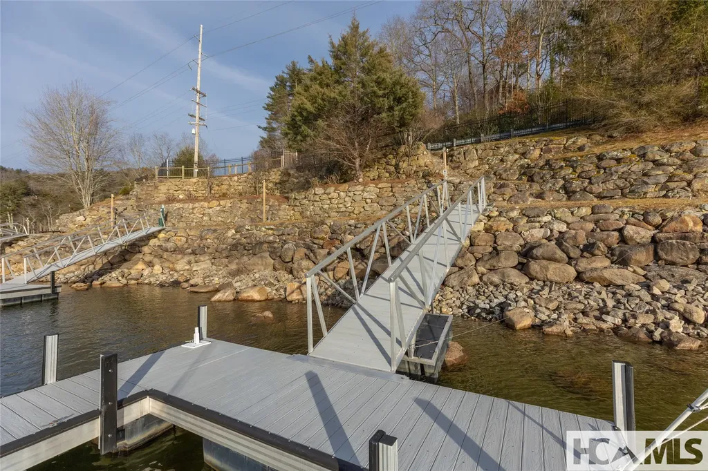 3-2 Highway 107 Glenville NC 28736