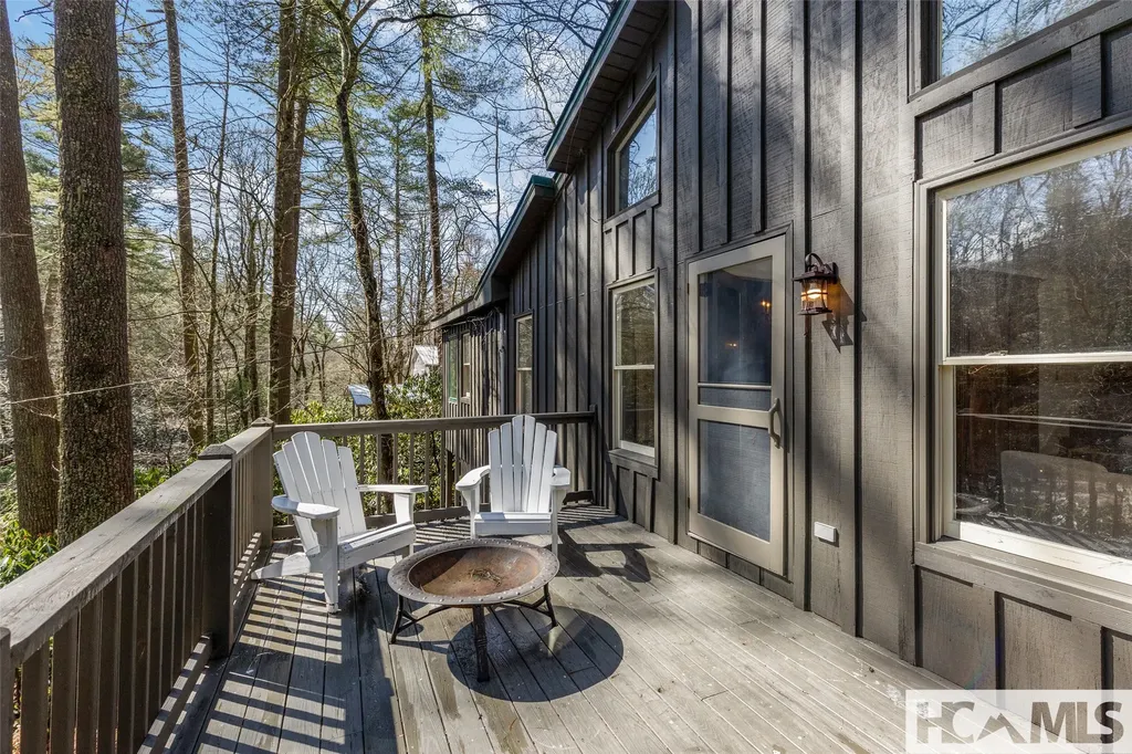 1884 Dillard Road Highlands NC 28741