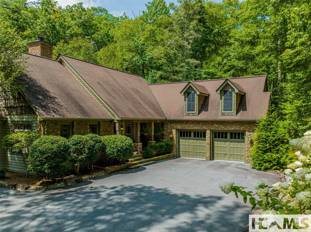 285 Streamside Drive Cashiers NC 28717