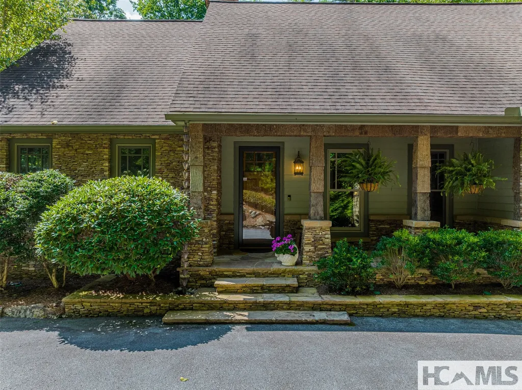 285 Streamside Drive Cashiers NC 28717