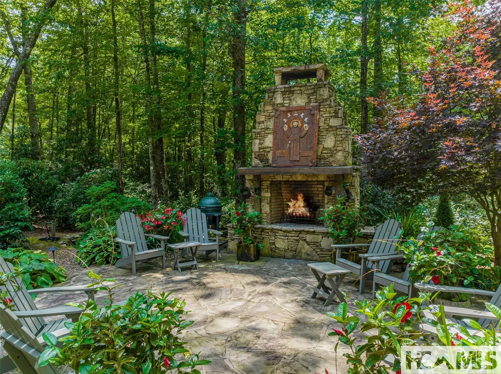 285 Streamside Drive Cashiers NC 28717