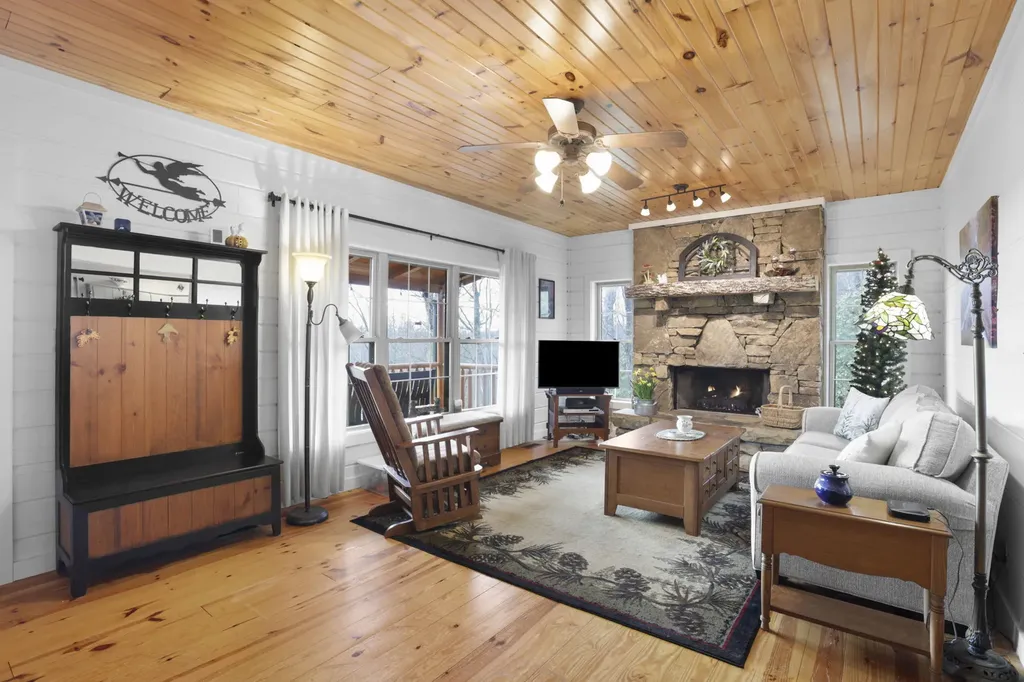 78 Longview Ridge Road Lake Toxaway NC 28747