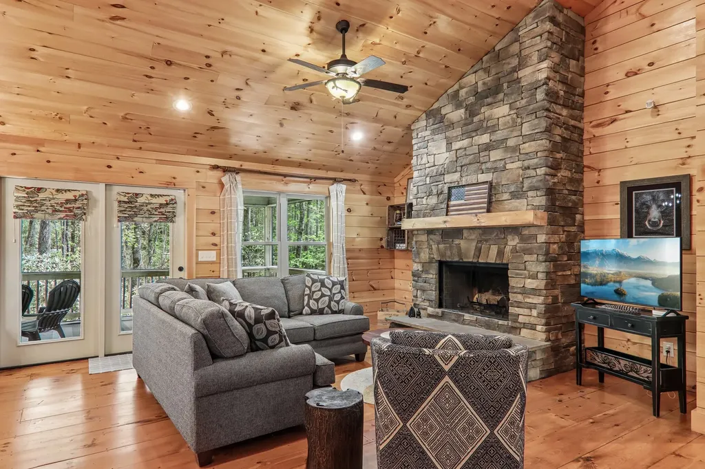 15 Spruce Court Sapphire NC 28774