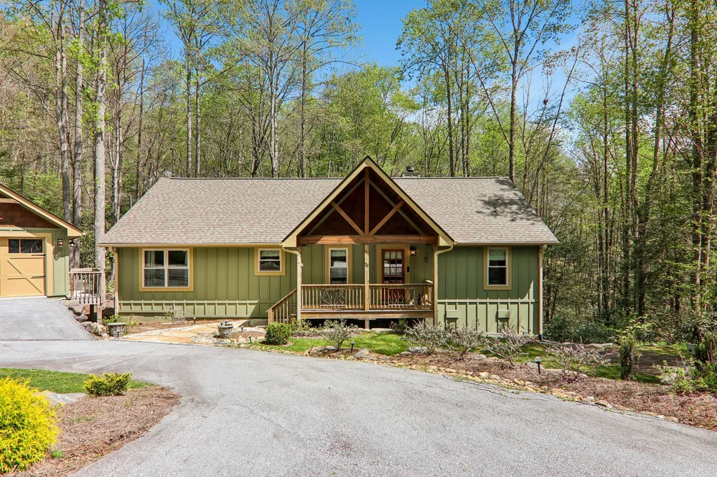 15 Spruce Court Sapphire NC 28774