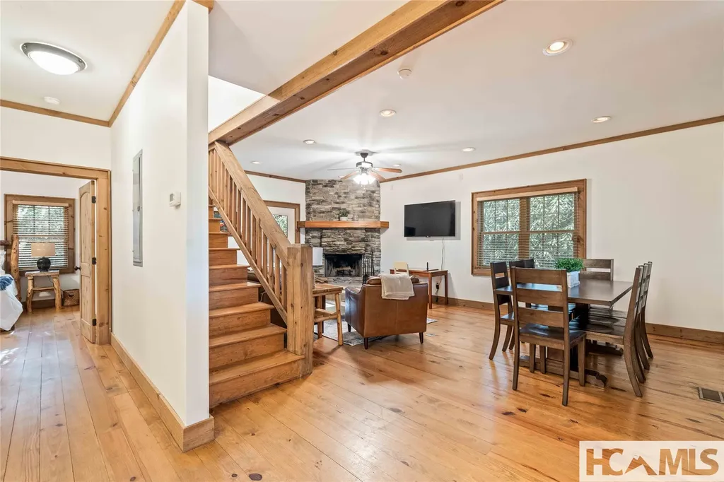 41 W Lance Road Cashiers NC 28717