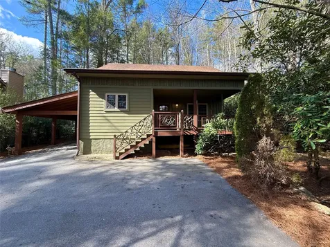 41 W Lance Road Cashiers NC 28717