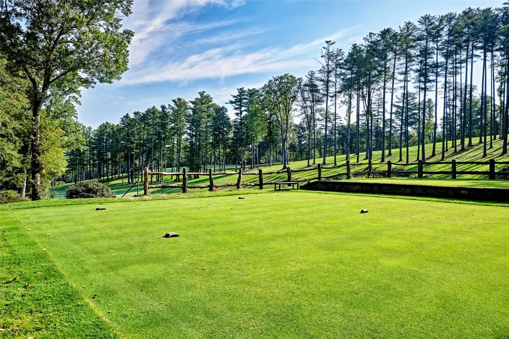 352 Moorewood Road Highlands NC 28741