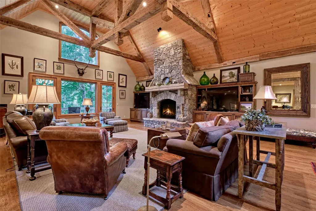 352 Moorewood Road Highlands NC 28741