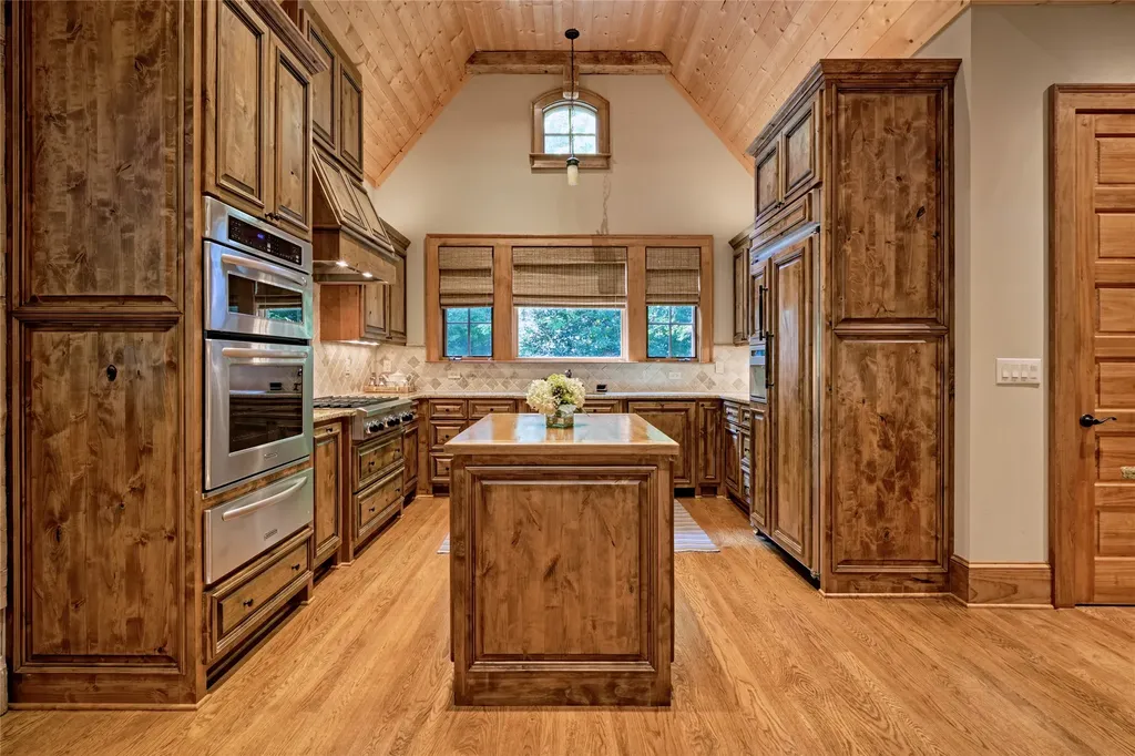 352 Moorewood Road Highlands NC 28741