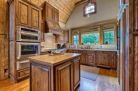 352 Moorewood Road Highlands NC 28741