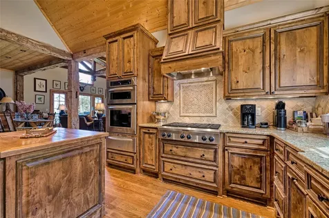352 Moorewood Road Highlands NC 28741