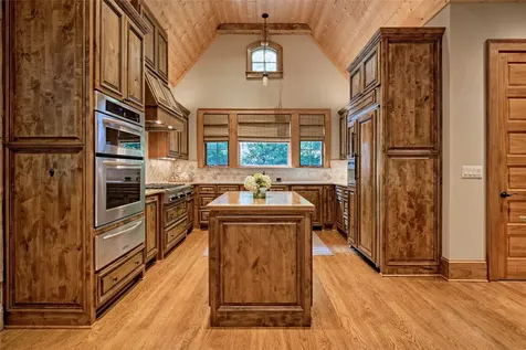 352 Moorewood Road Highlands NC 28741