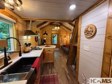 26 Cumberland Drive Lake Toxaway NC 28747