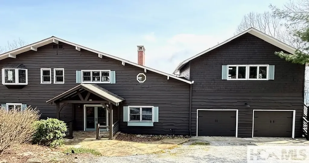478 Hickory Knut Gap Road Highlands NC 28741