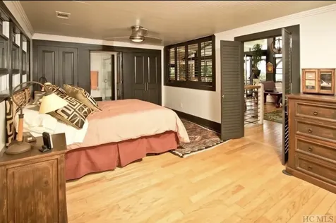 478 Hickory Knut Gap Road Highlands NC 28741