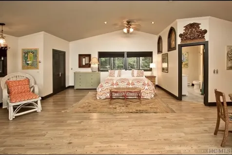 478 Hickory Knut Gap Road Highlands NC 28741
