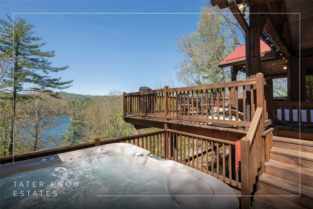 427 Rivard Road Glenville NC 28736