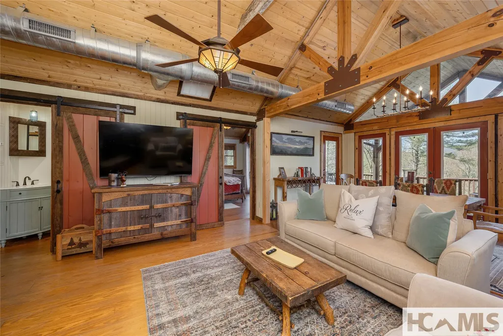 427 Rivard Road Glenville NC 28736