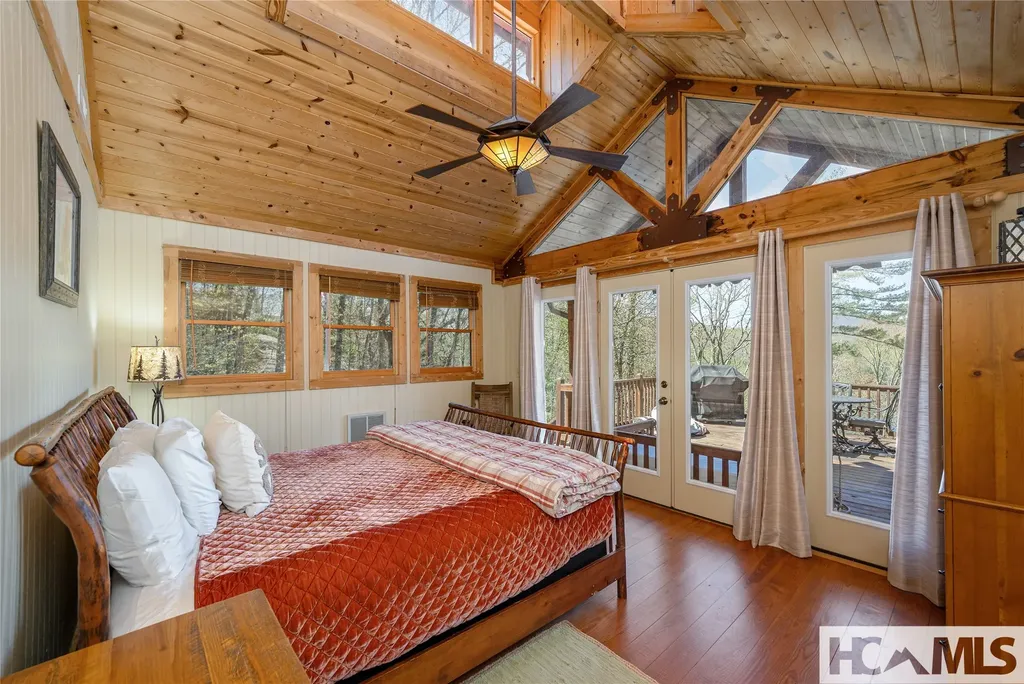 427 Rivard Road Glenville NC 28736