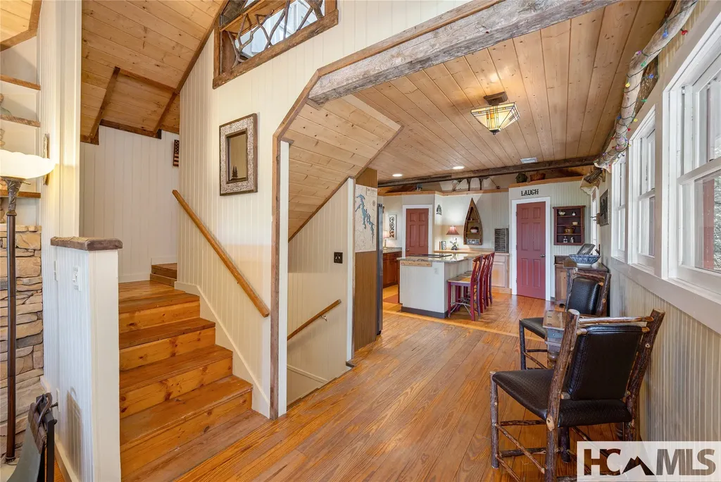 427 Rivard Road Glenville NC 28736