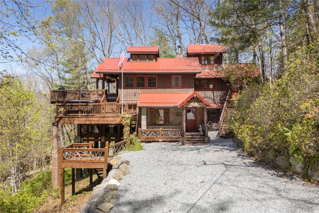 427 Rivard Road Glenville NC 28736
