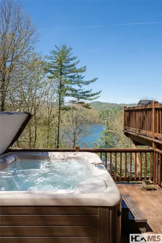 427 Rivard Road Glenville NC 28736