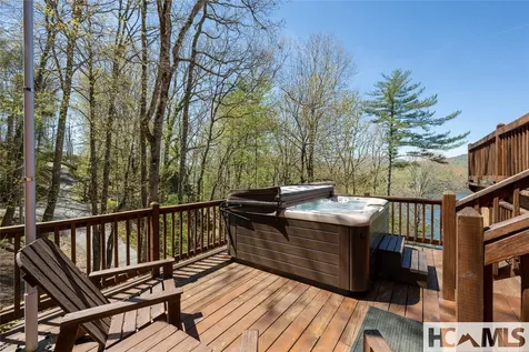 427 Rivard Road Glenville NC 28736