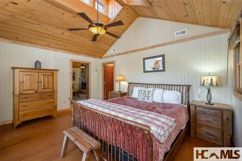 427 Rivard Road Glenville NC 28736