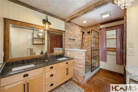 427 Rivard Road Glenville NC 28736