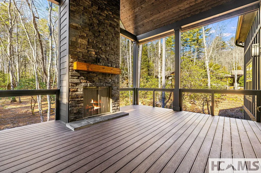 202 Lakeshore Drive Sapphire NC 28774