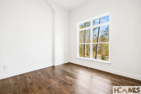 202 Lakeshore Drive Sapphire NC 28774
