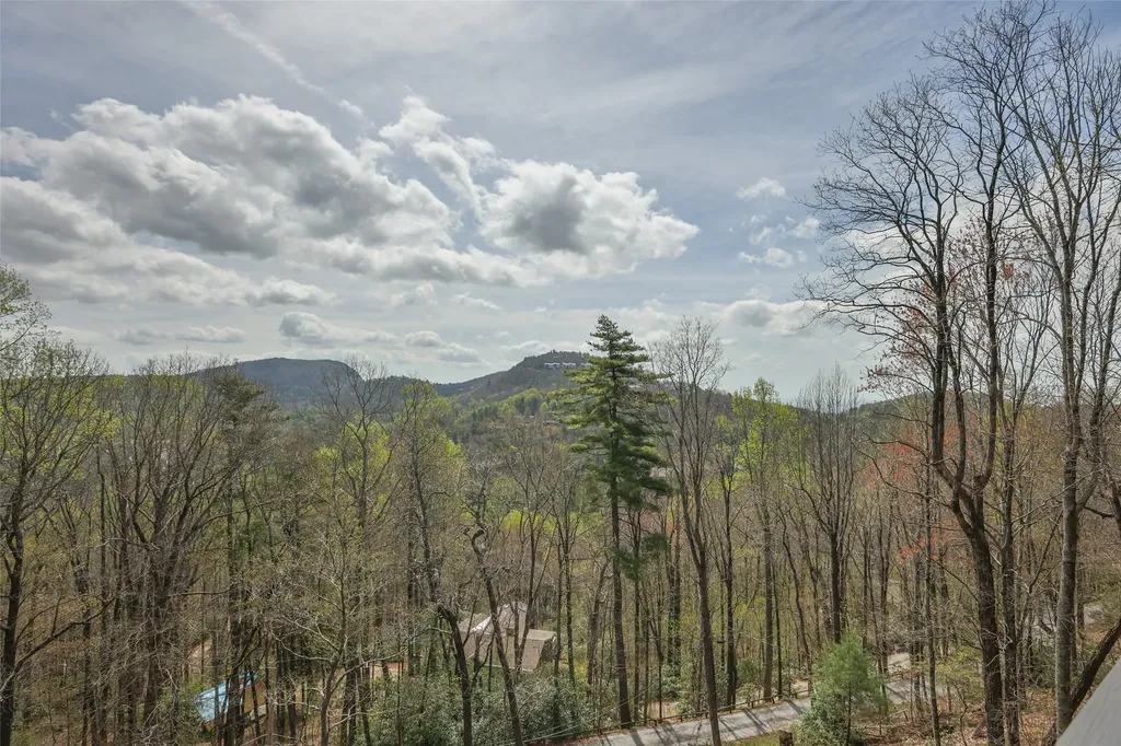 814 Dog Mountain Road Highlands NC 28741