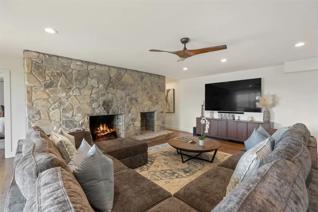 814 Dog Mountain Road Highlands NC 28741
