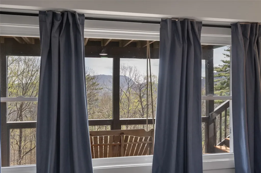814 Dog Mountain Road Highlands NC 28741