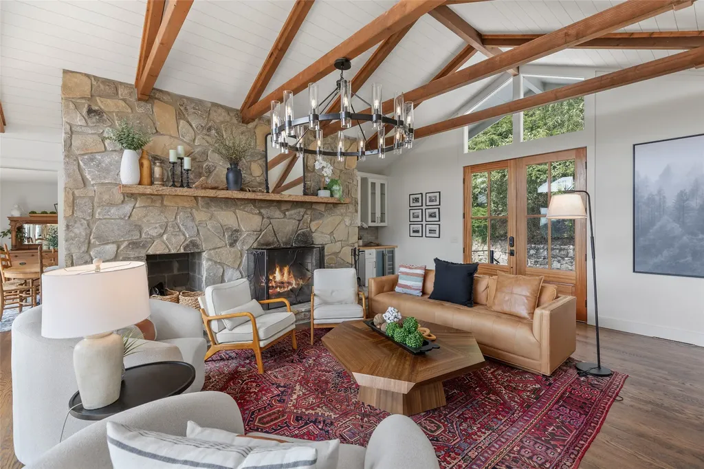 814 Dog Mountain Road Highlands NC 28741