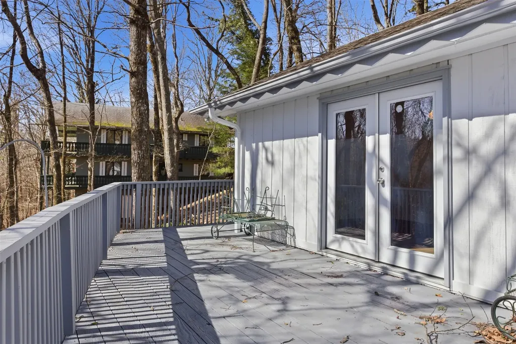 137 Pleasant Mountain Sky Valley GA 30537