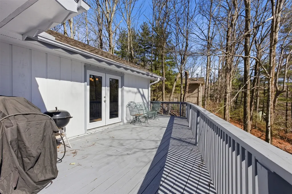 137 Pleasant Mountain Sky Valley GA 30537