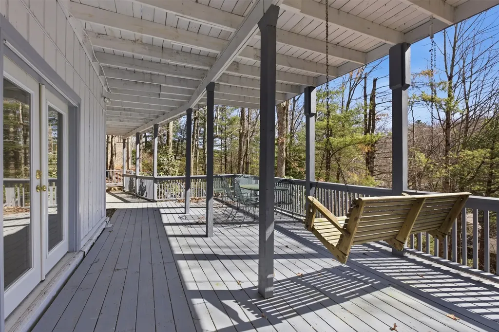 137 Pleasant Mountain Sky Valley GA 30537