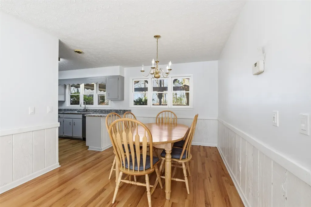 137 Pleasant Mountain Sky Valley GA 30537