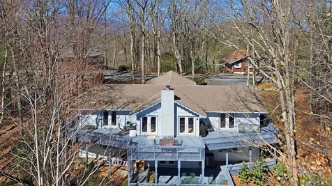 137 Pleasant Mountain Sky Valley GA 30537