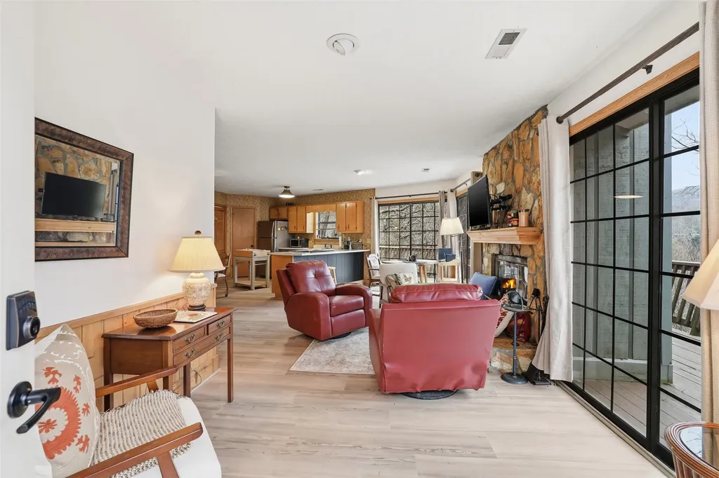578 Saddleback Circle Sky Valley GA 30537