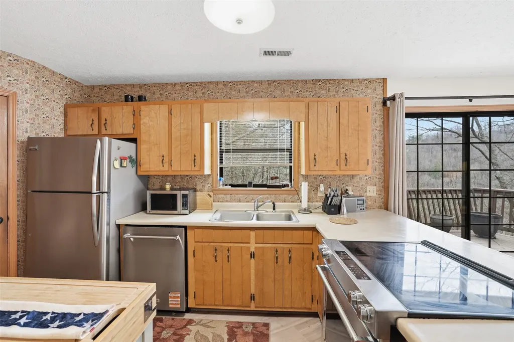 578 Saddleback Circle Sky Valley GA 30537