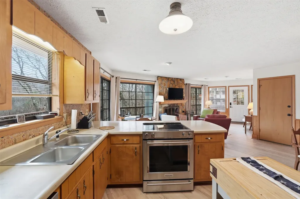 578 Saddleback Circle Sky Valley GA 30537