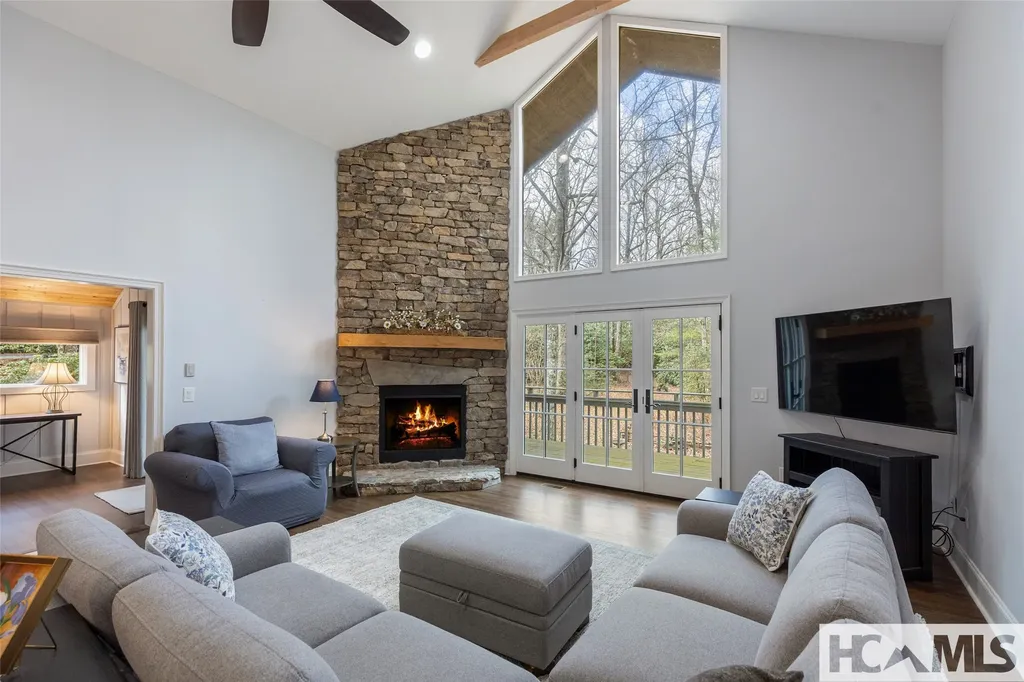 19-B Whiteside Mountain Road Highlands NC 28741