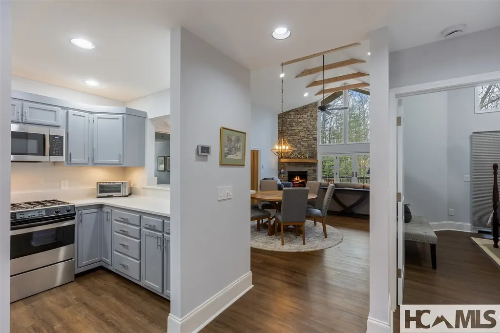 19-B Whiteside Mountain Road Highlands NC 28741