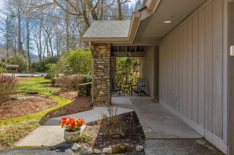 19-B Whiteside Mountain Road Highlands NC 28741