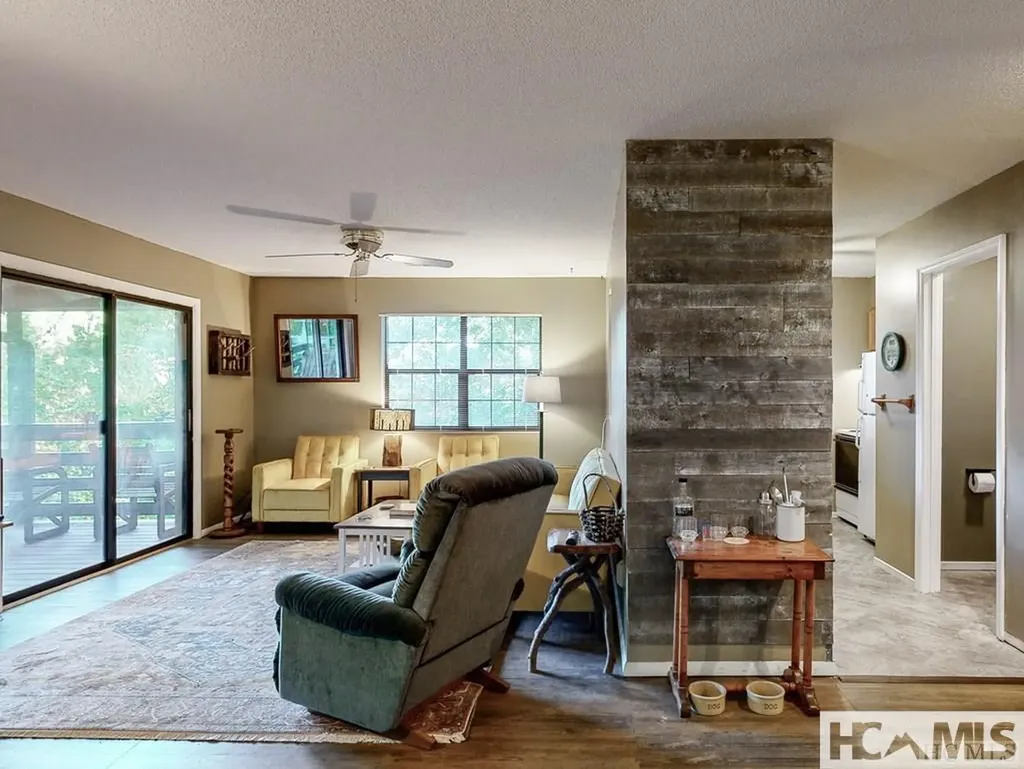 353 Vistawilla Drive Glenville NC 28736