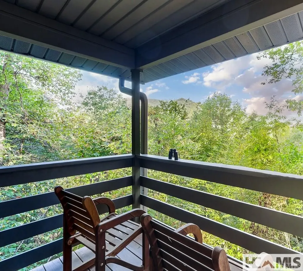 353 Vistawilla Drive Glenville NC 28736