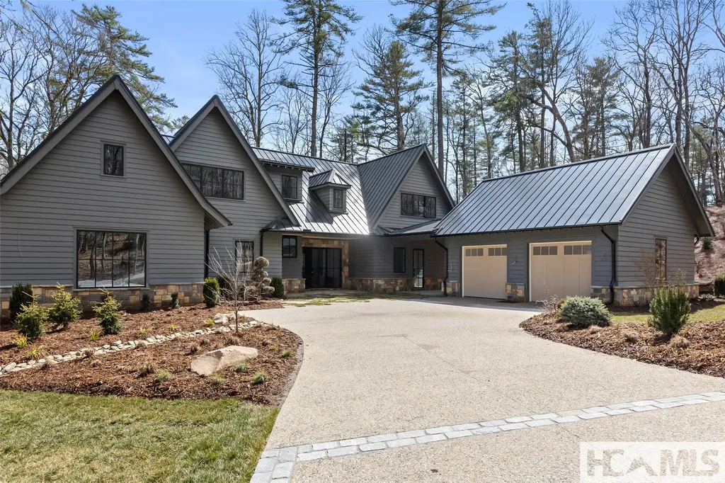 86 High Gate Drive Highlands NC 28741