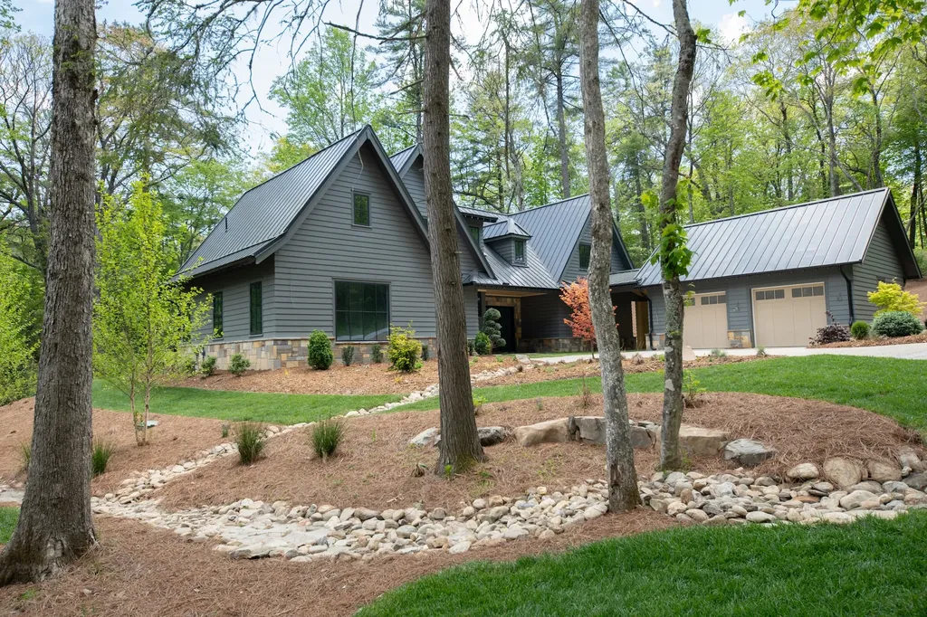 86 High Gate Drive Highlands NC 28741